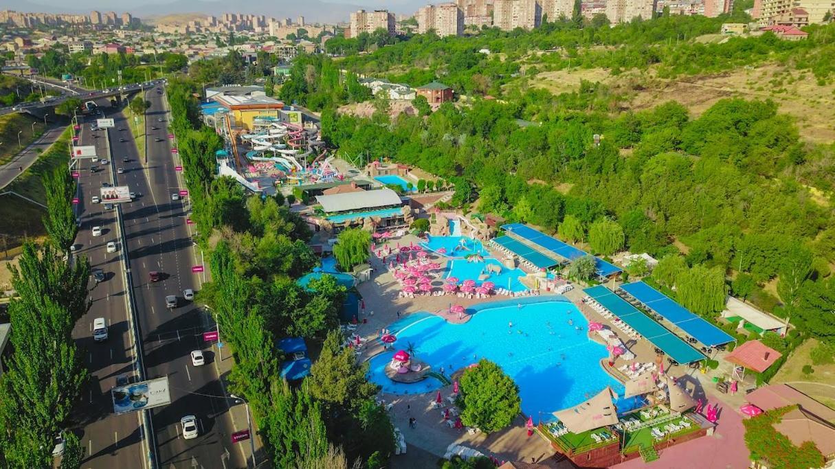 יירבאן Armenian Village Park Hotel & Free Water Park, Gym מראה חיצוני תמונה